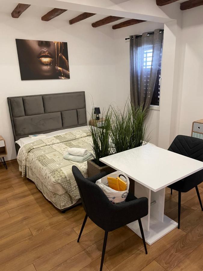 The Yellow House Apartments روفينج المظهر الخارجي الصورة