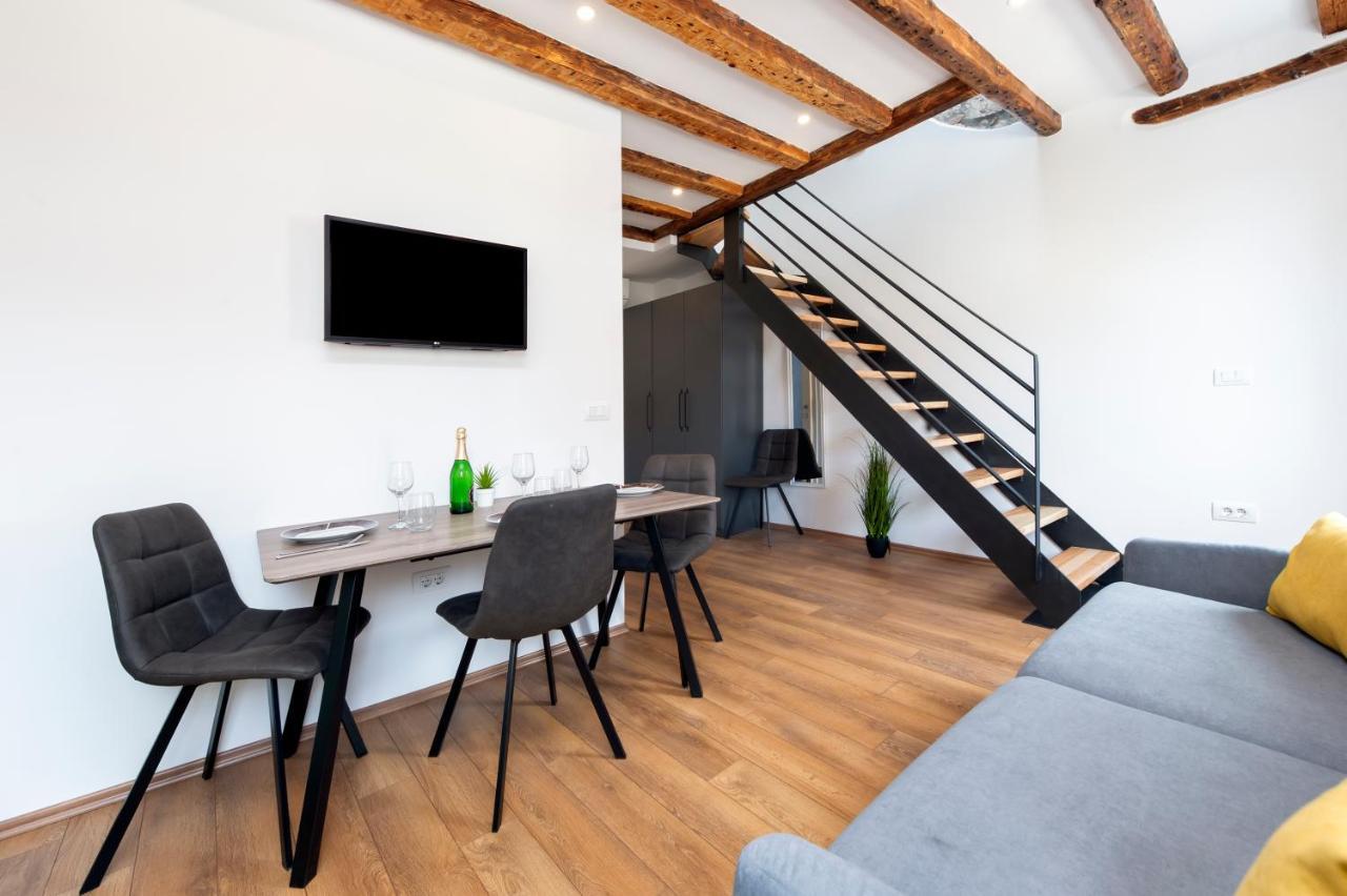 The Yellow House Apartments روفينج المظهر الخارجي الصورة