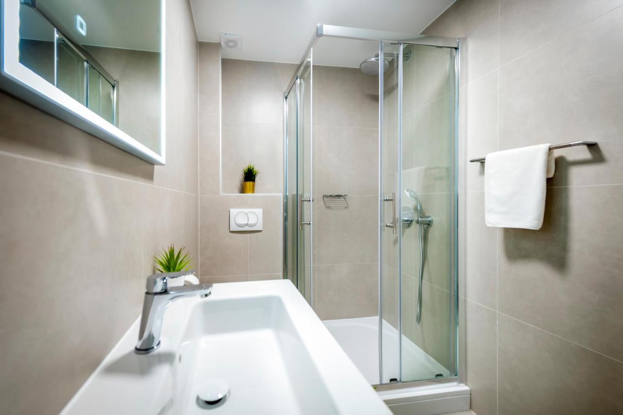 The Yellow House Apartments روفينج المظهر الخارجي الصورة