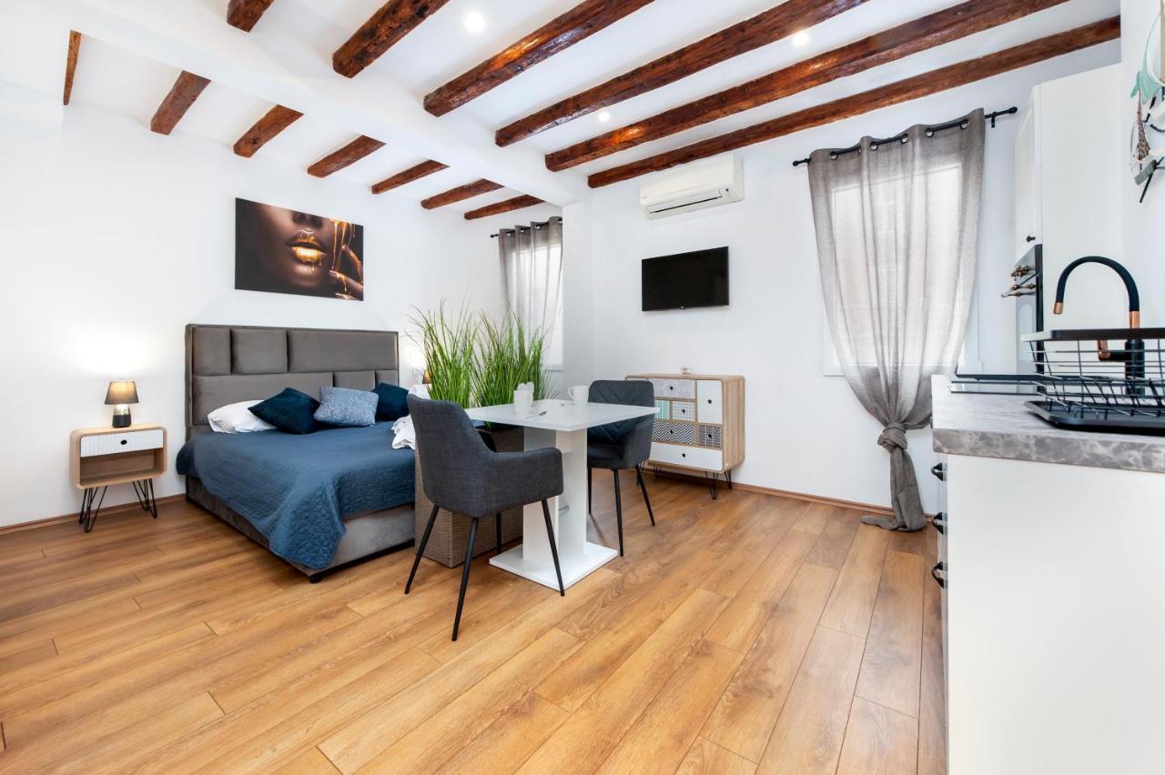 The Yellow House Apartments روفينج المظهر الخارجي الصورة